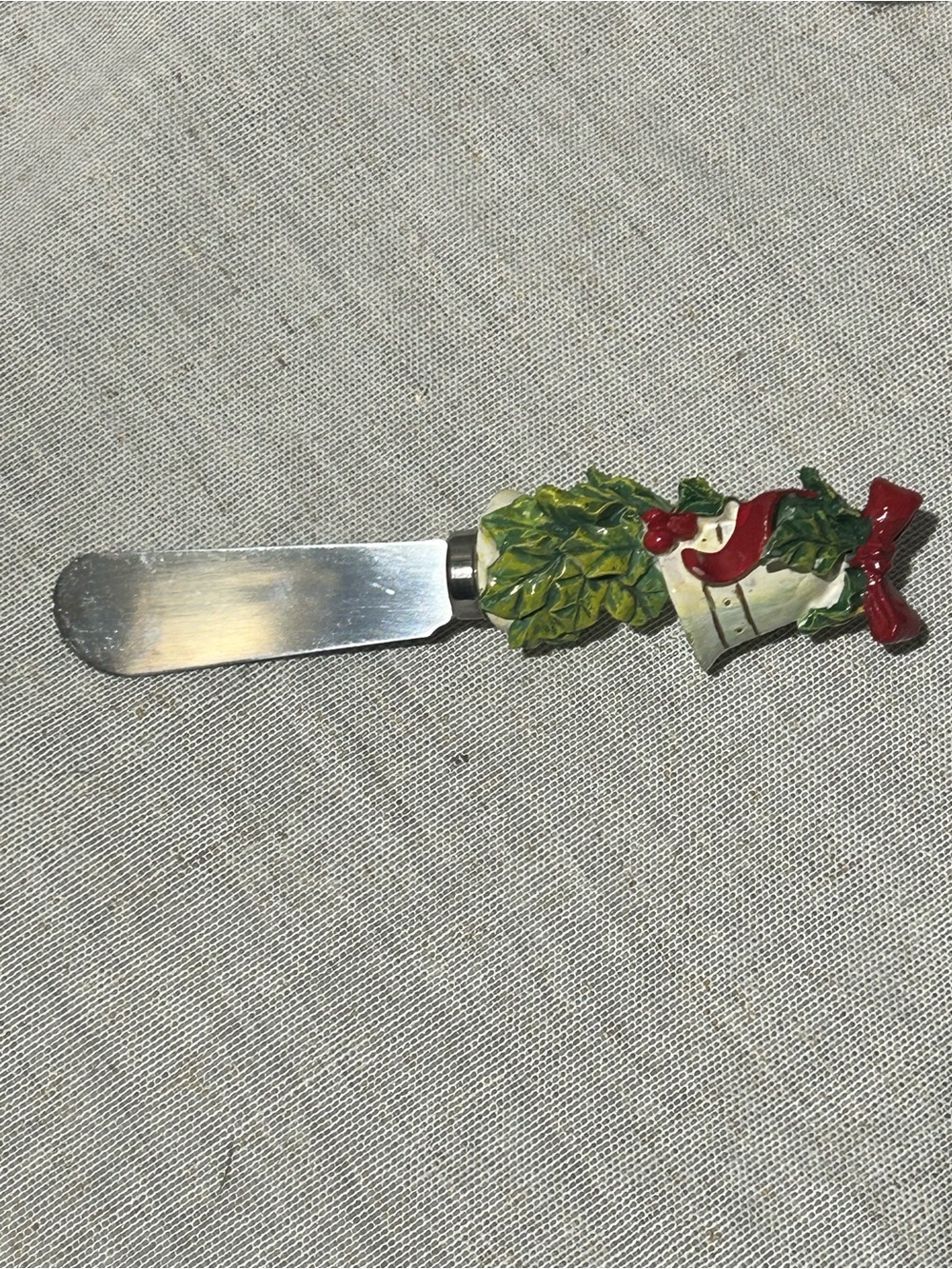 Holiday Ceramic Handle Spreader in Green and Red
